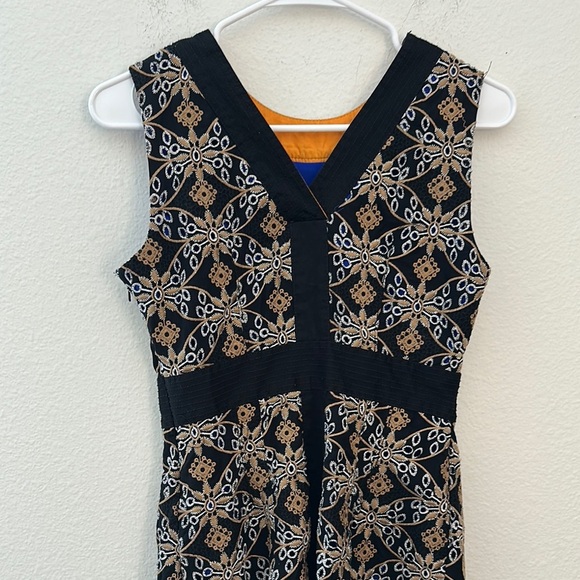 Elegant Anthropologie cutwork column Patterned Dress - Picture 6 of 7